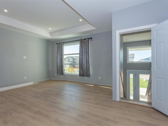 49 PARKHILL Crescent
