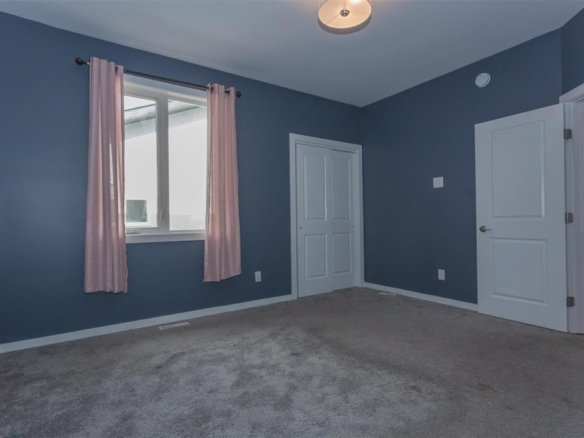 49 PARKHILL Crescent