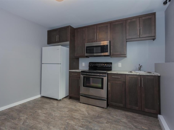 49 PARKHILL Crescent