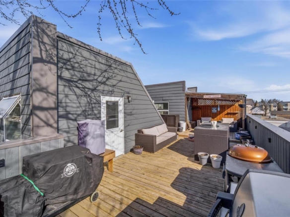 2 193 Horace Street