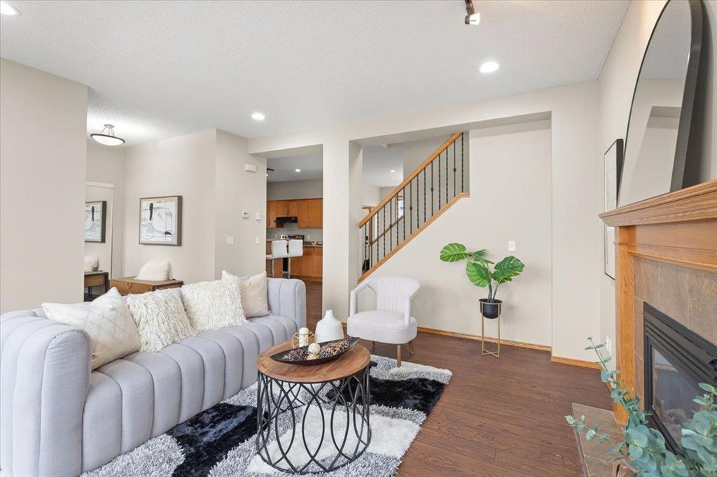 255 Bridgeland Drive N
