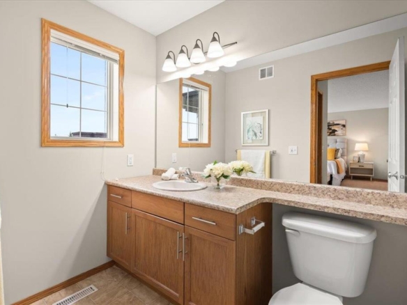 255 Bridgeland Drive N