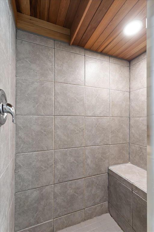 255 Bridgeland Drive N