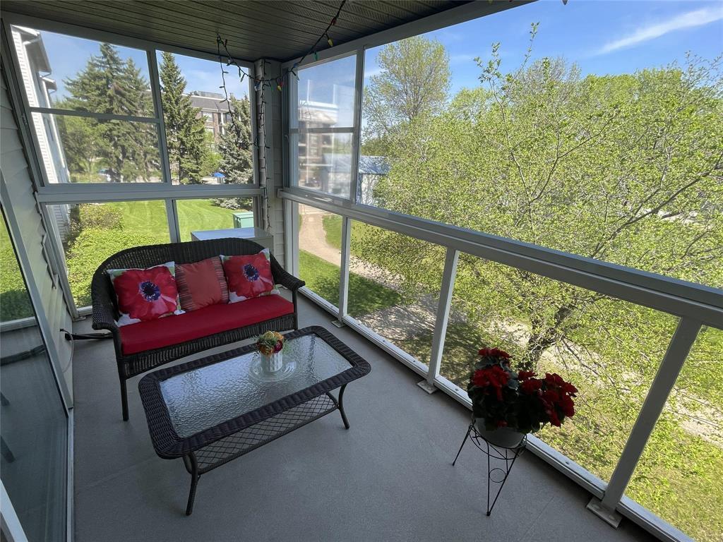 210 60 Dunkirk Drive