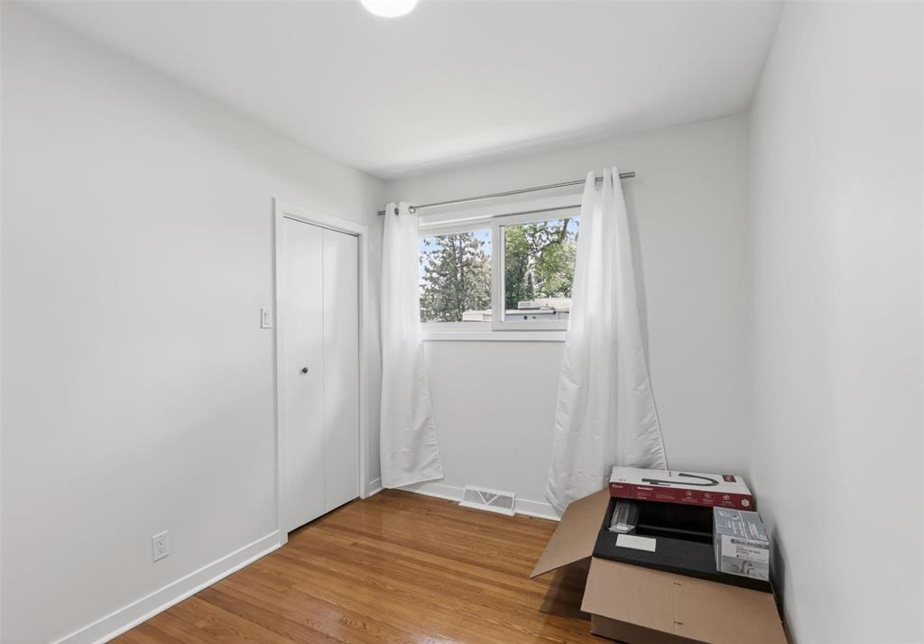 7 Thackeray Avenue