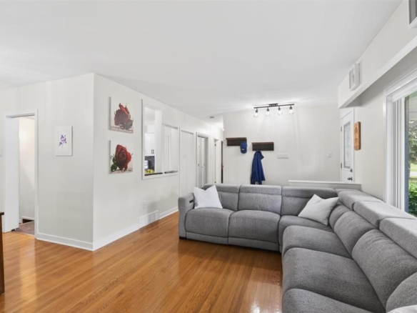 7 Thackeray Avenue