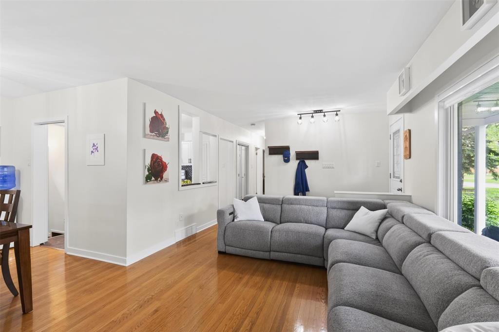 7 Thackeray Avenue