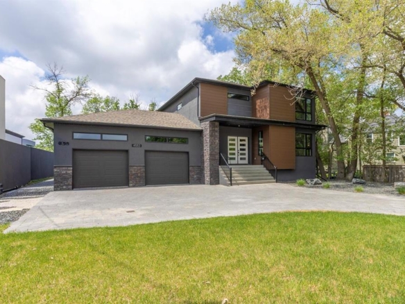 4553 Roblin Boulevard