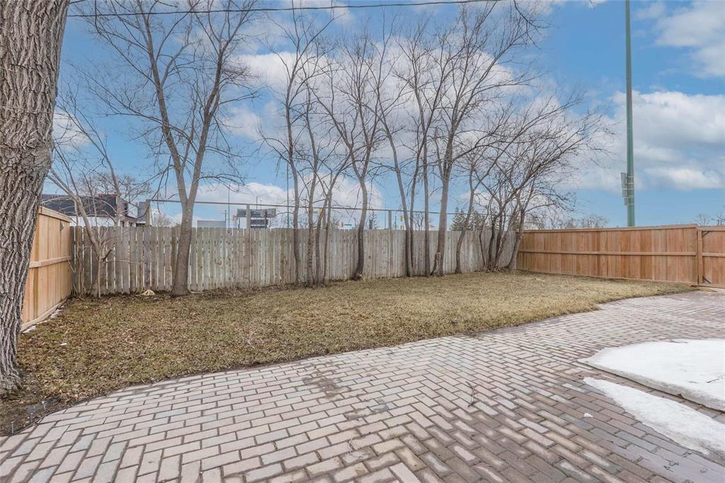 439 Desalaberry Avenue