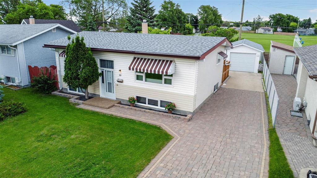 30 Vincent Massey Boulevard
