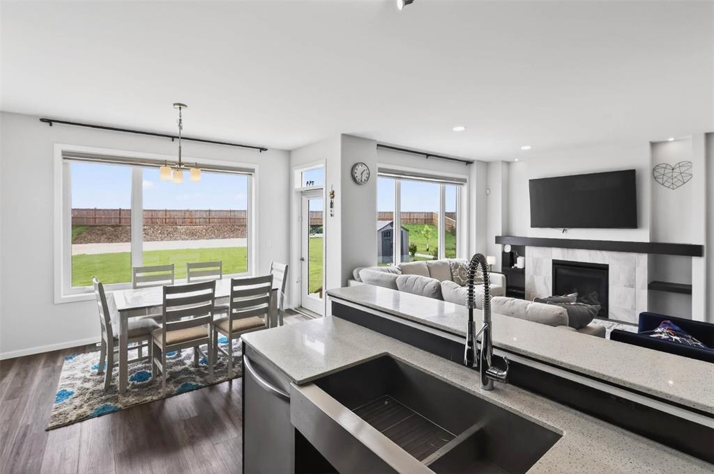 117 Douglas Henning Bay
