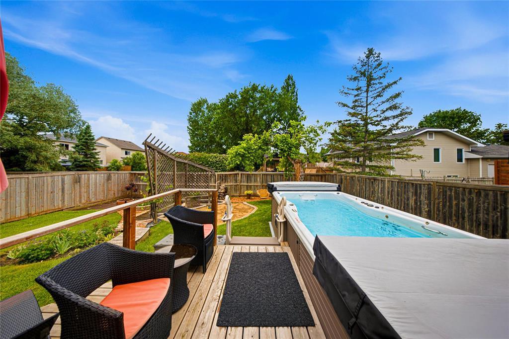157 Rutledge Crescent