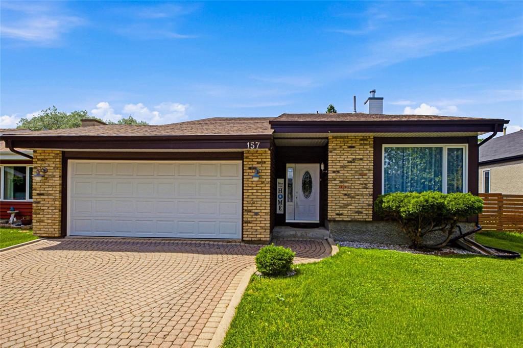 202613811_0.jpg 157 Rutledge Crescent