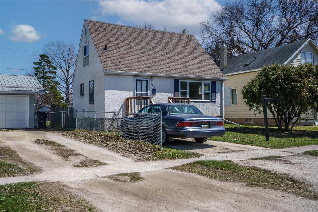 114 7TH S Street