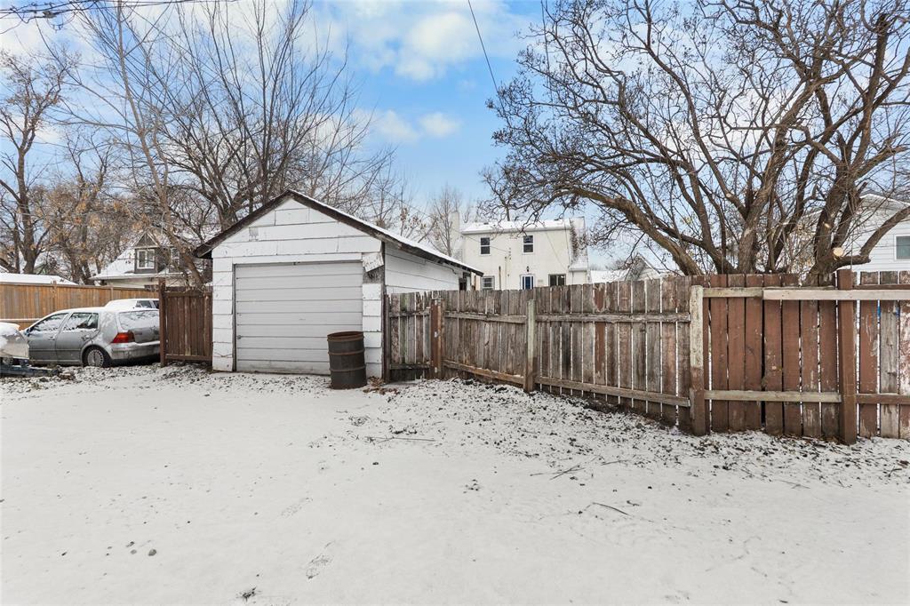 114 7TH S Street