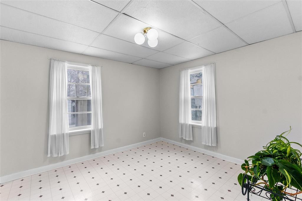 114 7TH S Street