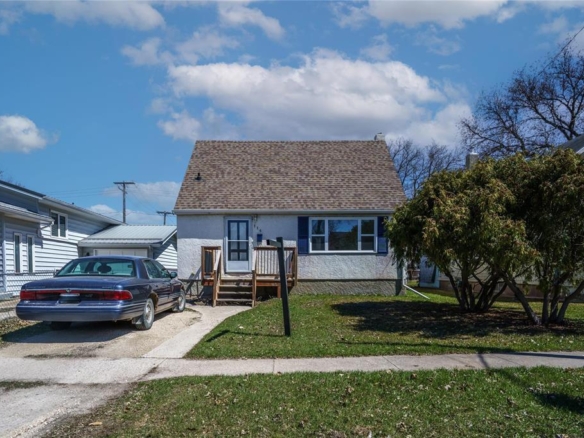 114 7TH S Street