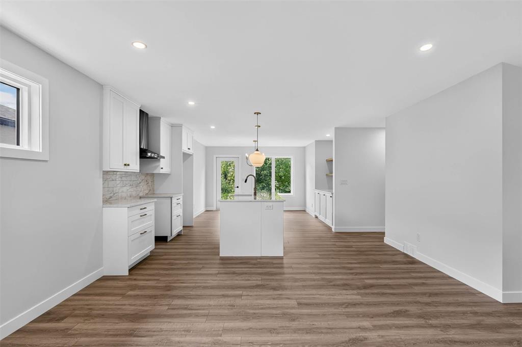 656 Elm Avenue
