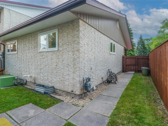 73 Melonlea Cove