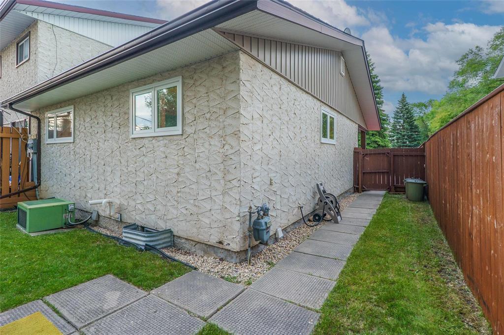 73 Melonlea Cove