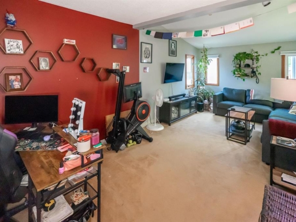 39 Martin Avenue W