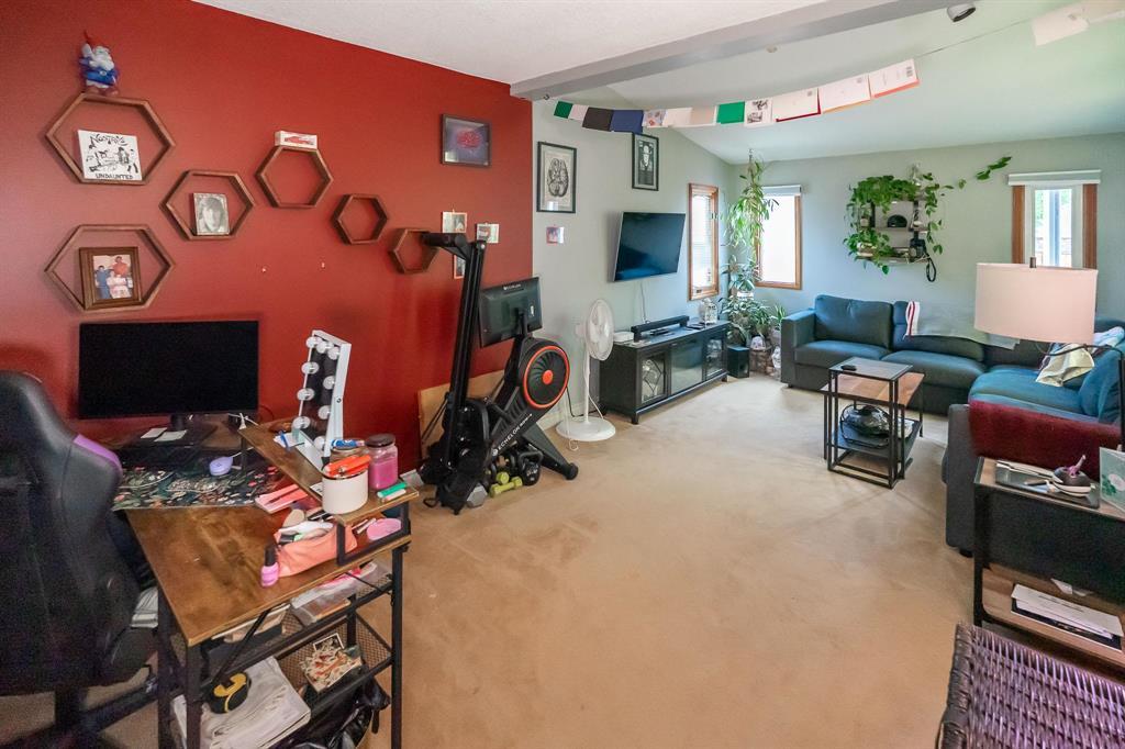 39 Martin Avenue W