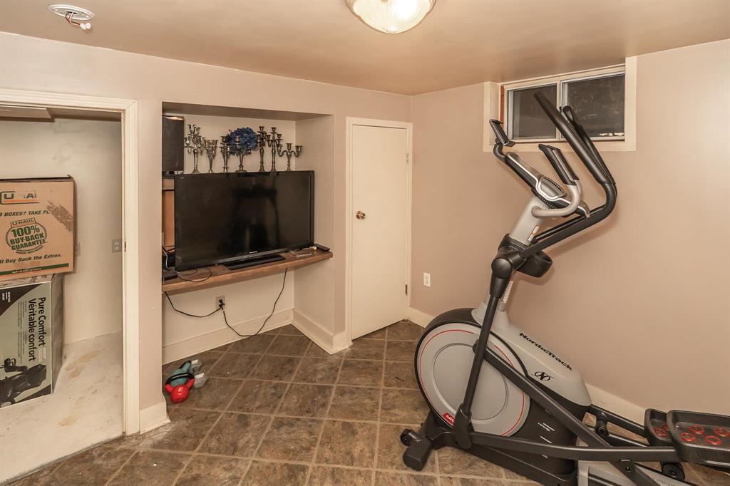 39 Martin Avenue W