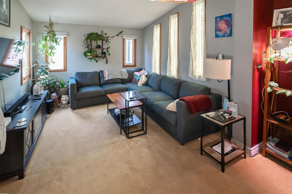 39 Martin Avenue W