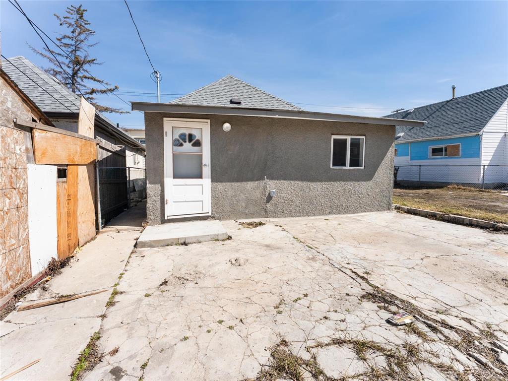 958 Alexander Avenue