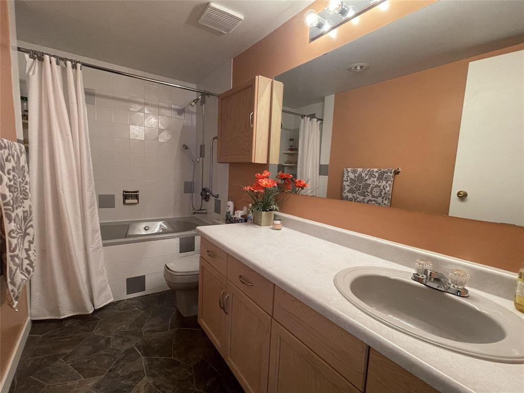 210 60 Dunkirk Drive