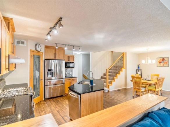 11 250 Amber Trail