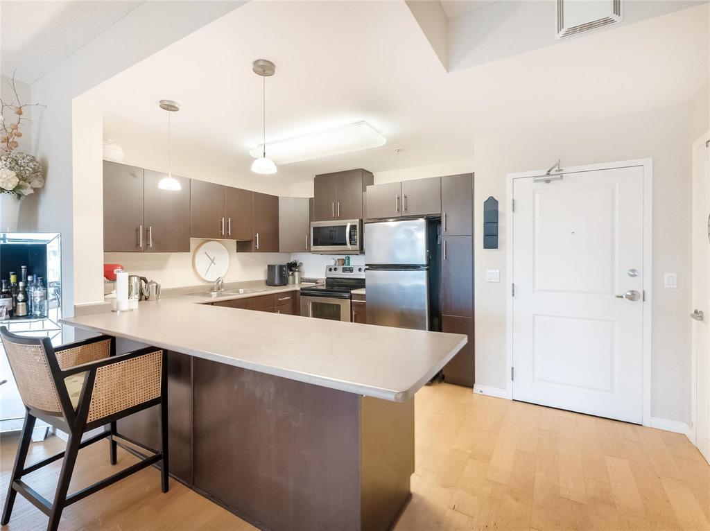 1409 1275 Leila Avenue