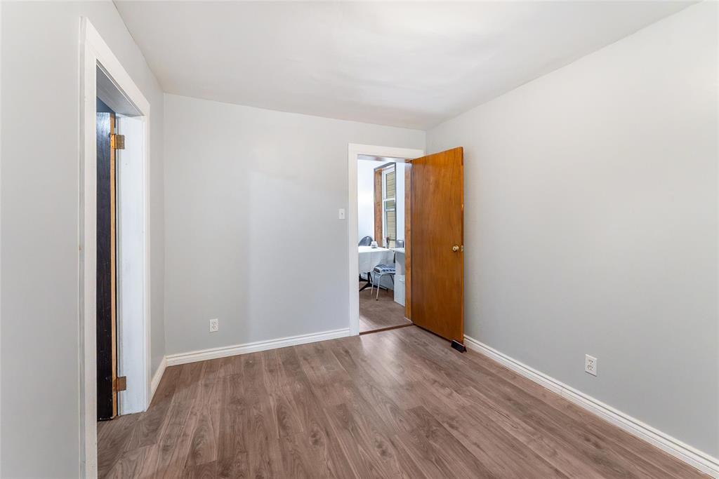 494 Langside Street