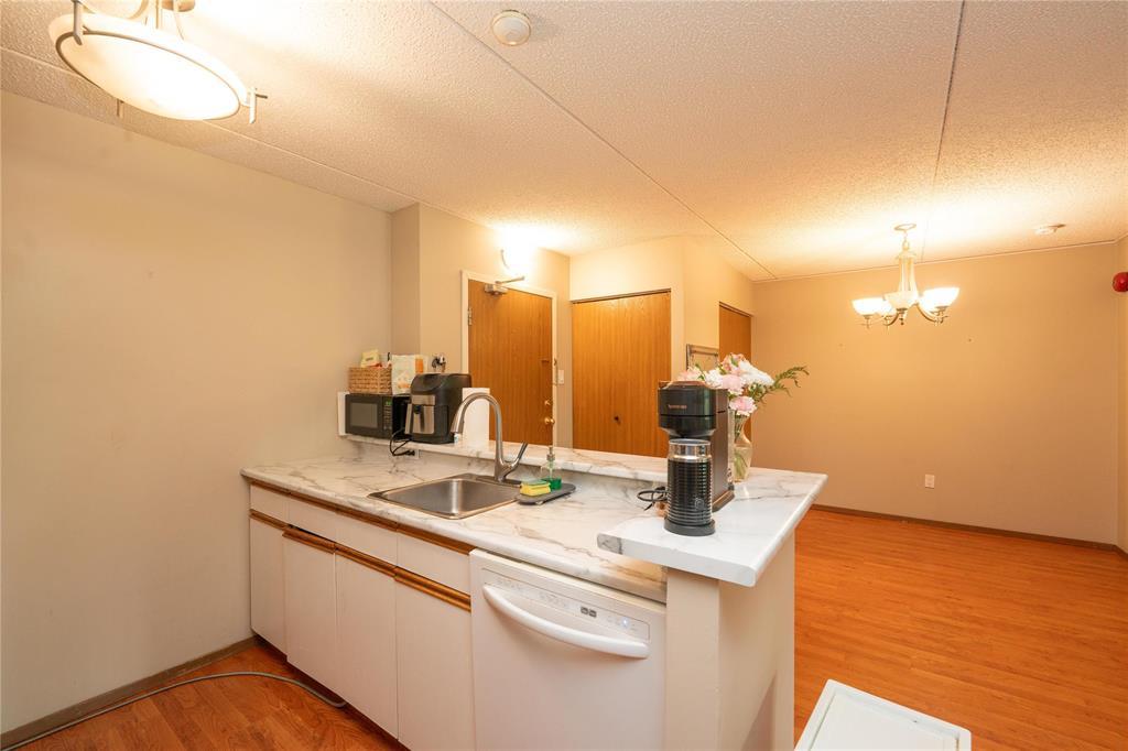 1312 70 Plaza Drive