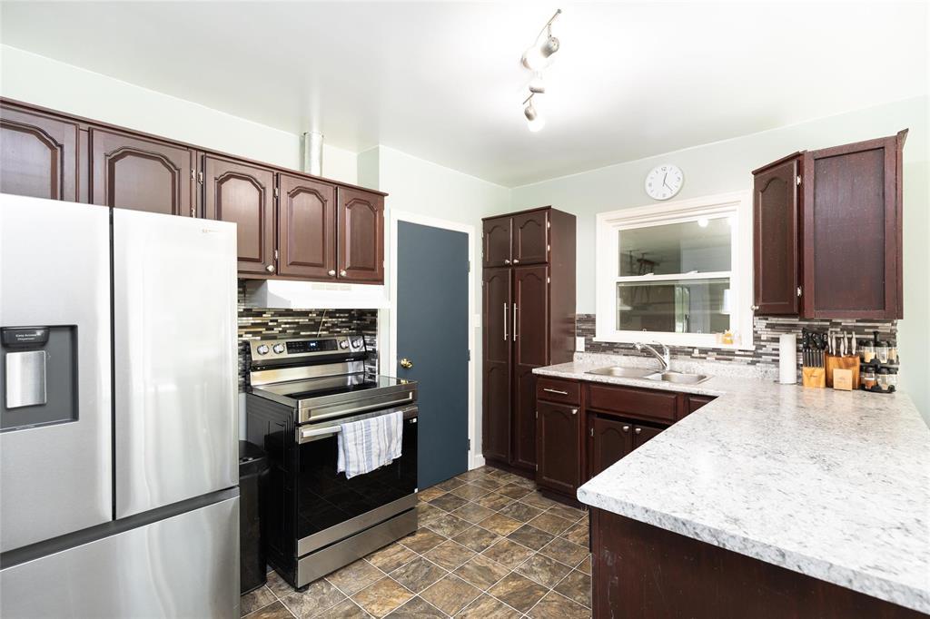 338 10th Street