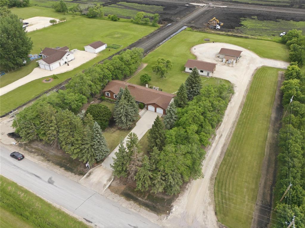 202616395_0.jpg 615 DUNNING Road