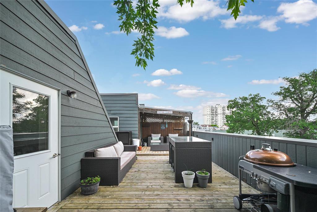 2 193 Horace Street